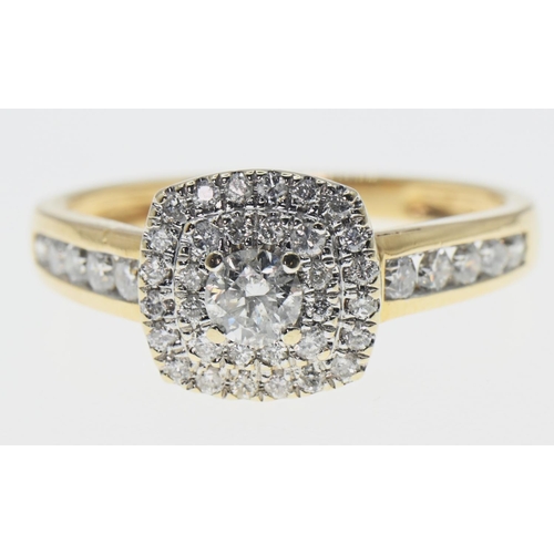 655 - 18ct gold and diamond cluster ring, size P, gross weight 3.73 grams