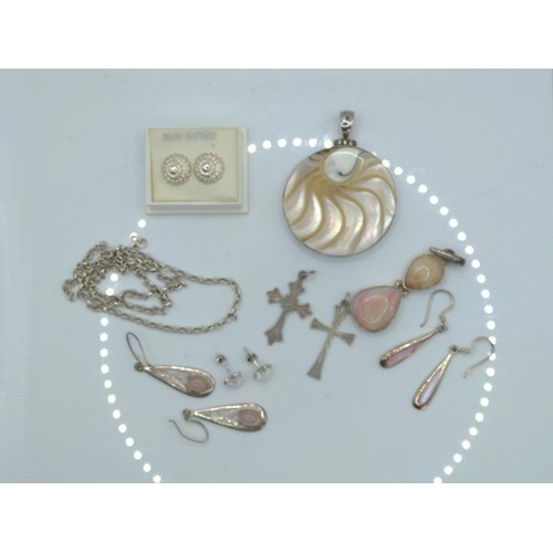 663 - Silver jewellery, including gem, stone and shell set, together with a scrap neck chain, gross weight... 