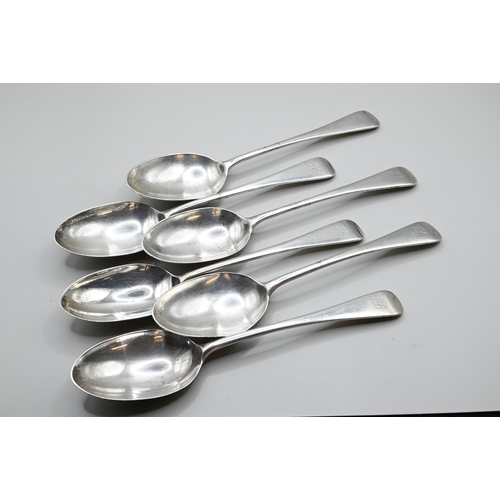 174 - Set of six silver Old English pattern dessert spoons, Francis Stebbings, London 1918, initial to ter... 