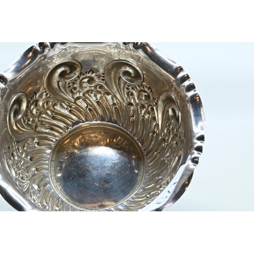 179 - Small silver embossed bowl, Fenton Brothers Ltd, Sheffield 1899, diameter 10.5cm, height 5.5cm, 84.6... 