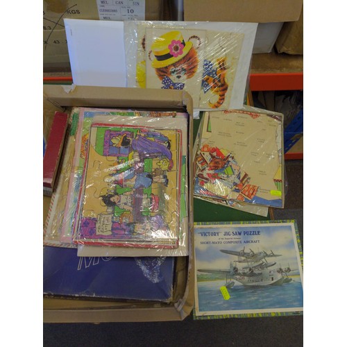 99 - Box of vintage jigsaw puzzles.