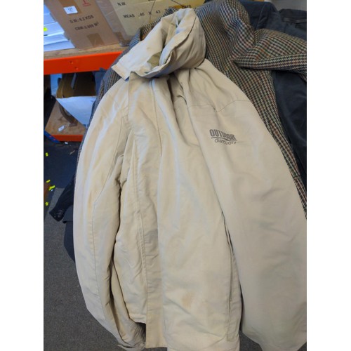 25 - Box of various men's jackets, trousers, coats etc. together with some ladies jackets