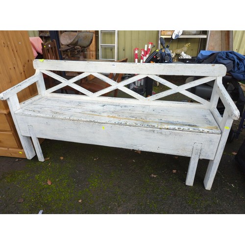 248C - Pine flip top storage bench, white painted. W171cm