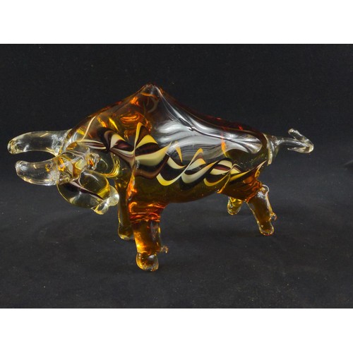 643 - Murano glass figure of a charging bull, length 31cm