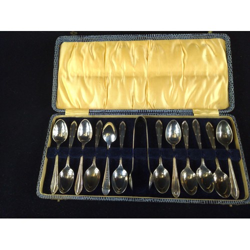 687 - 3 x small cases of plated ware inc teaspoons, desert spoons & fruit knifes