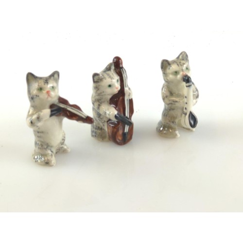 603 - Three Beswick cat musicians, height approx. 50mm, two cats unmarked to base, one marked 'Beswick Eng... 