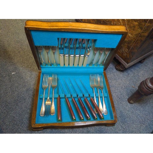 629 - Quantity of plated and stainless steel flatware in canteens and loose.