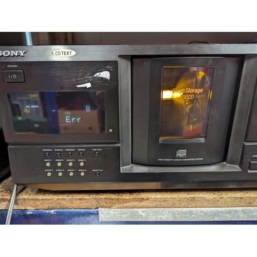 17 - SONY CDP-CX235 Compact Disc Player 200CD Mega Storage - appears to be faulty. Sold for spares/repair... 