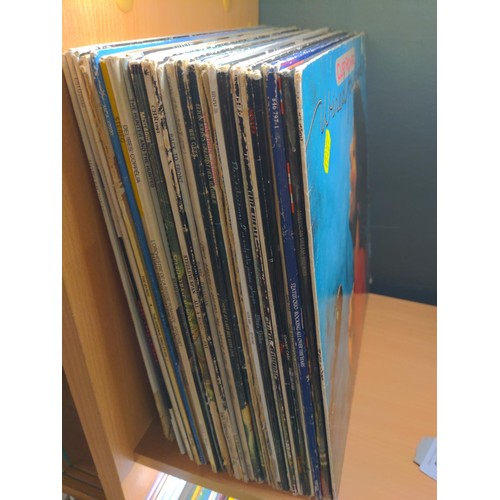 470 - Cube of vinyl long playing albums; Cliff Richard, Johnny Cash, T'Pau, Steeleye Span, Leo Sayer etc.,... 