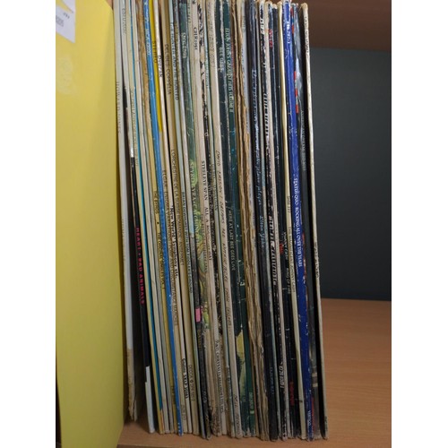 470 - Cube of vinyl long playing albums; Cliff Richard, Johnny Cash, T'Pau, Steeleye Span, Leo Sayer etc.,... 