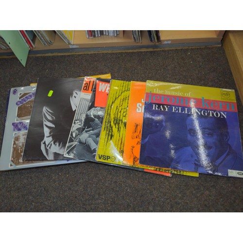 477 - 30 plus Jazz & swing albums; Ray Ellington, George Shearing, Lew Stone, The Jonny Young Band, et... 