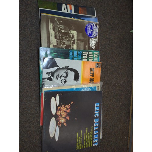 477 - 30 plus Jazz & swing albums; Ray Ellington, George Shearing, Lew Stone, The Jonny Young Band, et... 