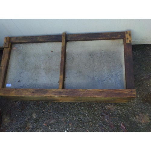 288 - Wood and glass cold frame. Dim. 103 x 50 x 32 cm