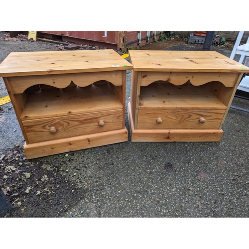 188 - Pair of pine single drawer units. W66cmn D44cm H53cm