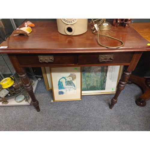 796 - Mahogany two drawer hall table with turned legs W95 x D54 x H77.5cm