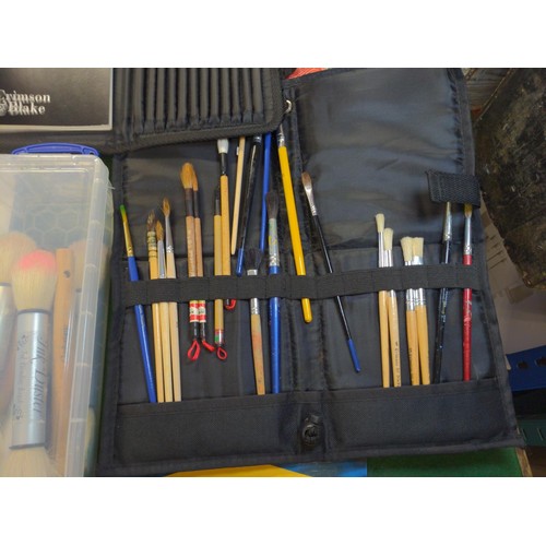 172 - Box of various art materials, brushes, canvases etc) together with Pro Marker pen set