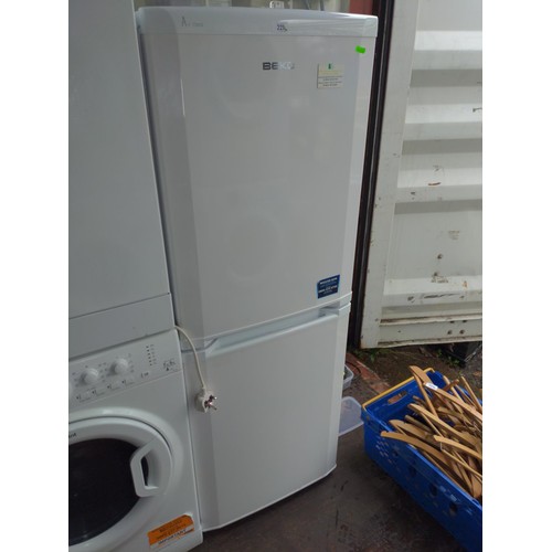 221 - Beko CF5533APW 50/50 Fridge Freezer