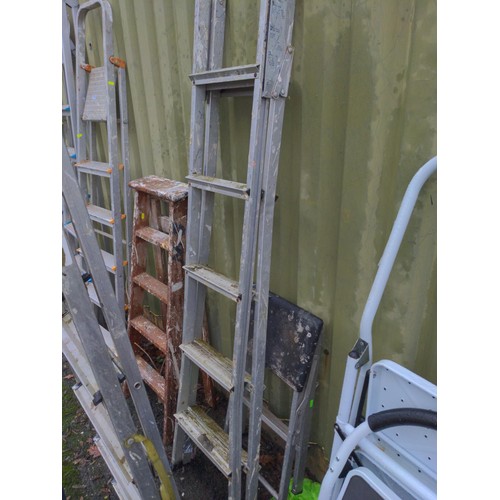 255 - 2 aluminium step ladders & small step-up ladder