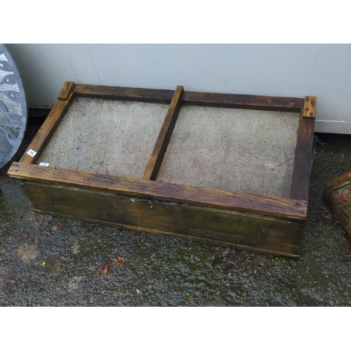 288 - Wood and glass cold frame. Dim. 103 x 50 x 32 cm