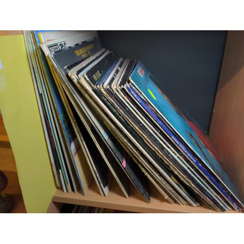 470 - Cube of vinyl long playing albums; Cliff Richard, Johnny Cash, T'Pau, Steeleye Span, Leo Sayer etc.,... 