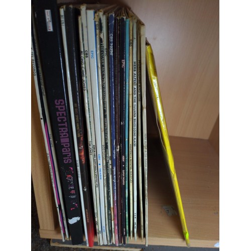 471 - Approx 22 long playing vinyl albums inc, Bob Dylan, The Drifters, Carpenters, The Beach Boys, Tom Jo... 