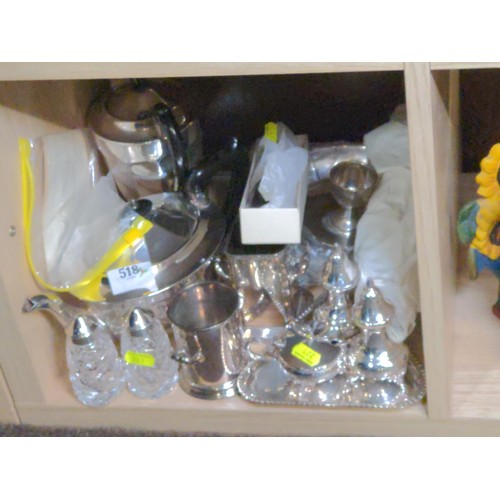 518 - Shelf of various silver plated ware, inc. Tea/coffee cruet sets & others