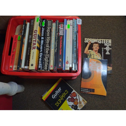 613 - Large quantity of music learning books, guitar learning, blues guitar, home recording, slide guitar ... 