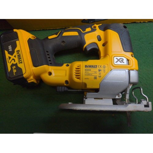 87 - DeWalt DC5334 jigsaw with 18v 5Ah battery, includes original box with accessories. Does not include ... 