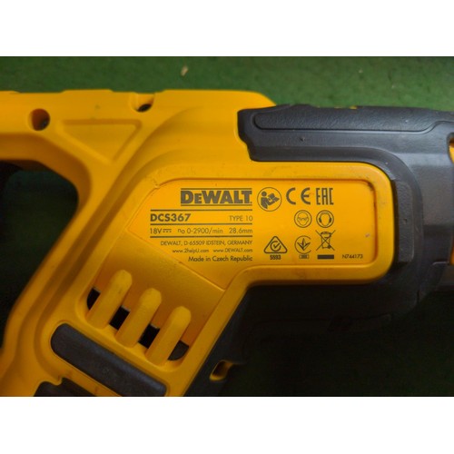 89 - DeWalt DCS367 reciprocating saw, with 18v 5Ah battery. In very good order. Does not include charger.