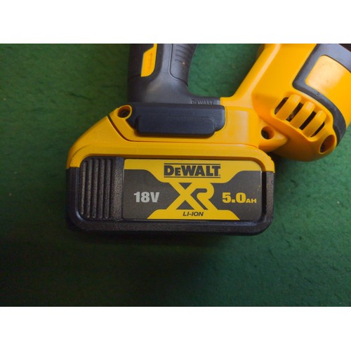 89 - DeWalt DCS367 reciprocating saw, with 18v 5Ah battery. In very good order. Does not include charger.