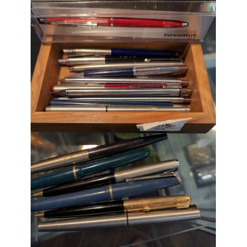 665 - Collection of fountain pens, ballpoint pens and propelling pencils in wooden box, including a green ... 