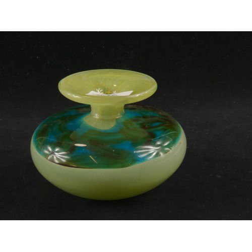 713 - Large heavy piece of Modina glass. H10 cm