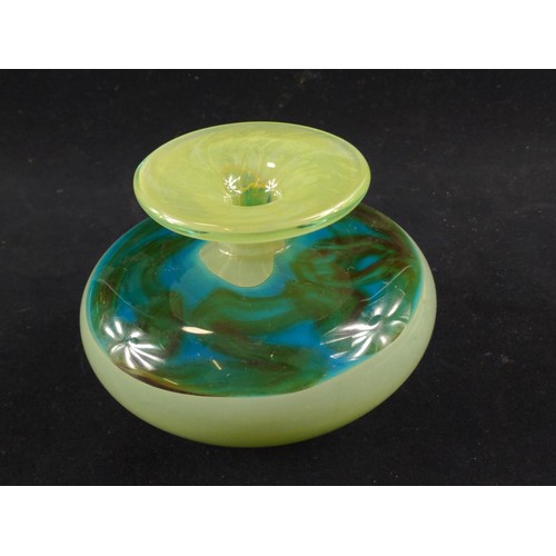 713 - Large heavy piece of Modina glass. H10 cm