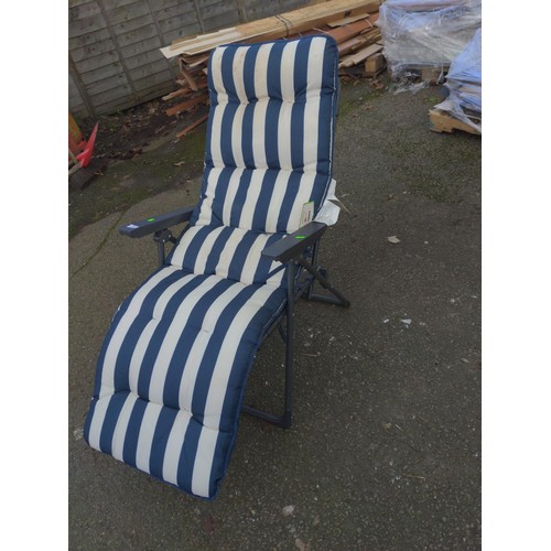 44 - Garden reclining chair