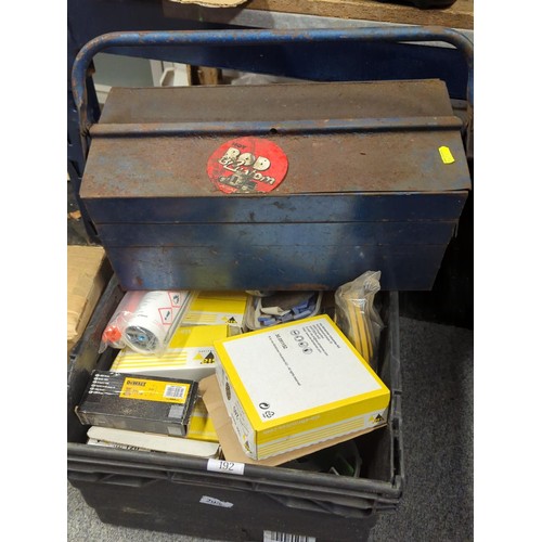 192 - Various abrasives, sanding discs in crate (does not include crate) together with blue concertina too... 