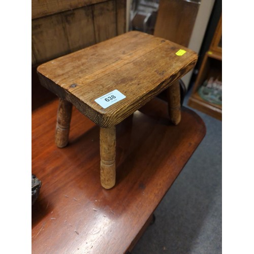 638 - Small four legged stool. W26 D17 H19 cm