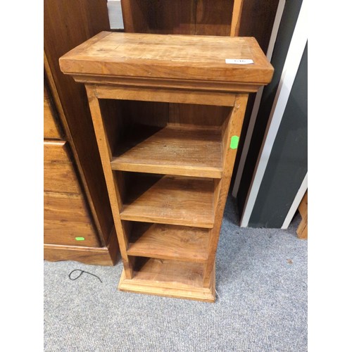 646 - Two Mexican pine style book cases. Tallest has 10 shelves (W30 D21 H157 cm