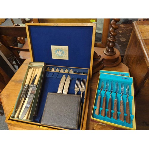 651 - Canteen of mainly fish knives and forks x 14 place setting, plus boxed steak knives and forks, spoon... 