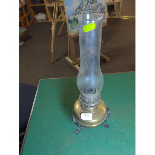 322 - Oil lamp on brass base and iron stand H42cm 