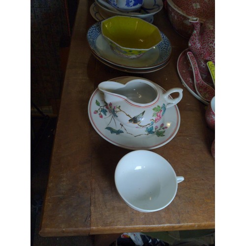 481 - Collection of mixed oriental ceramics, including matching tea set, plates, teapot and others, etc..,