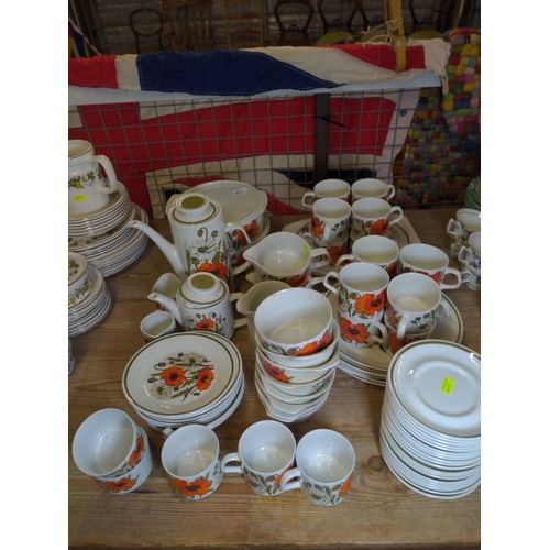 487 - J & G Meakin England coffee and dinner service inc, coffee pot, mugs, plates, jugs, saucers etc.... 