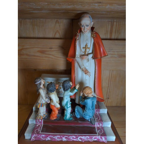 588 - Capodimonte figural group on plinth, 'Holy Year 1975' Pope Paul VI, No 29 of a limited edition of 20... 