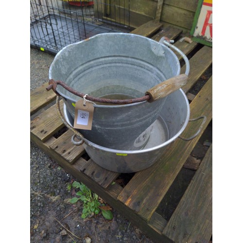 104 - Galvanised bucket & preserve pan