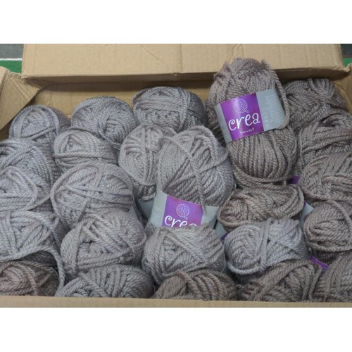 171 - 50x 25g Shadow Tuft yarns