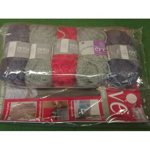 174 - 9x Bobble hat kits