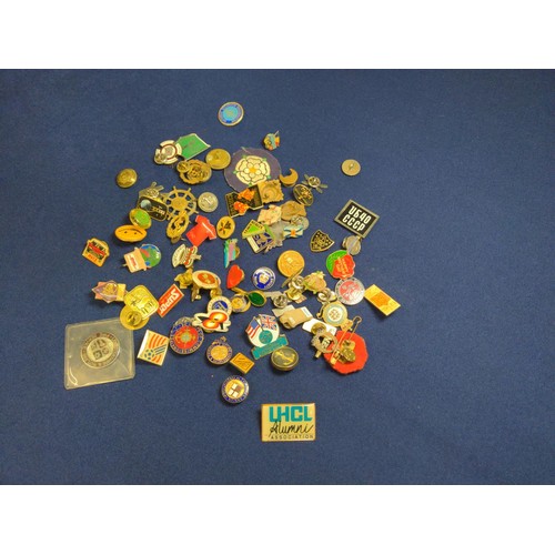 576 - Large collection of assorted pin badges, together with some military buttons and a cloth badge