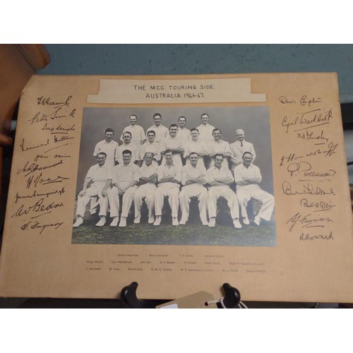 607 - The MCC Touring Side Australia 1946-47 team photo with  facsimile autographs to mount