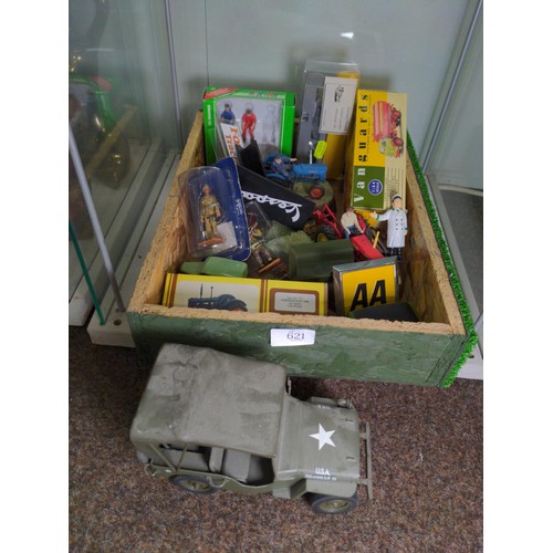 621 - Miscellaneous vehicles and scaled down models inc. Vanguards