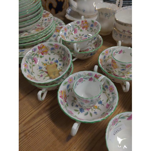 662 - Minton Haddon Hall assorted tea and dinner ware