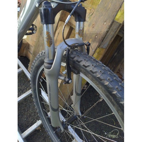 67 - Specialized hard rock sport front suspension bike. 24 speed. 15